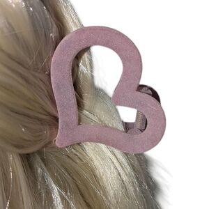 🍁 3/$15 Flocked Heart Hair Clip